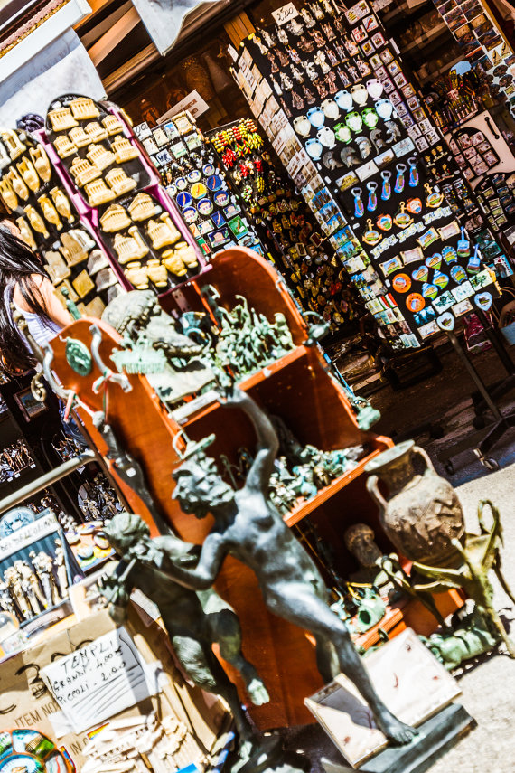 Small gifts and Italian novelties.